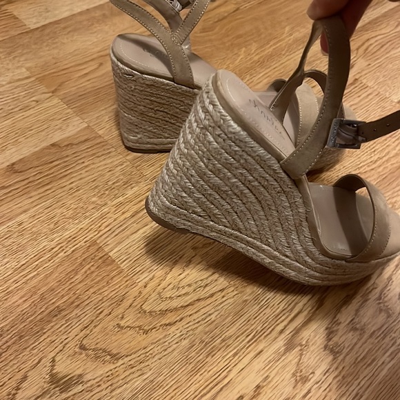 Charles David Wedges 8.5 - Picture 5 of 9